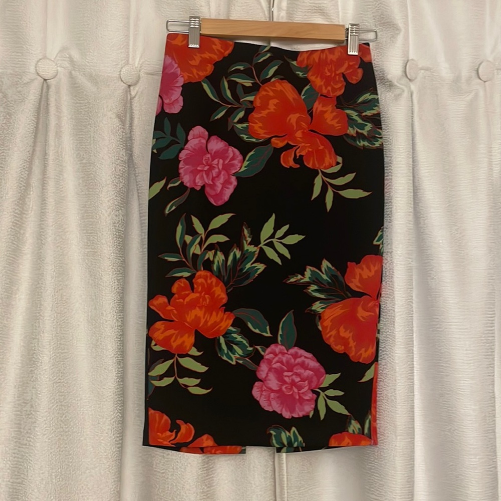 EUC pencil skirt